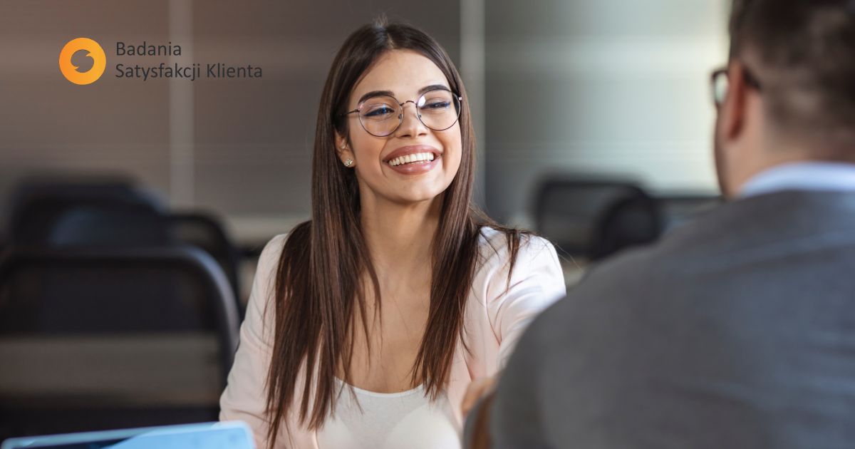Dlaczego klienci zmieniają firmę pomimo zadowolenia z usług i jak temu zapobiec?